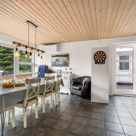 Erna - 900m From The Sea By Interhome Tatil Evi Bøtø By