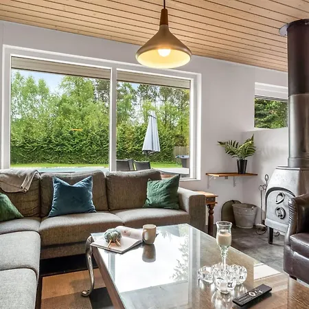 Erna - 900m From The Sea By Interhome * Bøtø By
